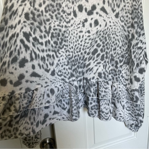 Peach Love Gray Animal Print Long Sleeve Ruffle Hoodie. Size Large - Picture 4 of 10